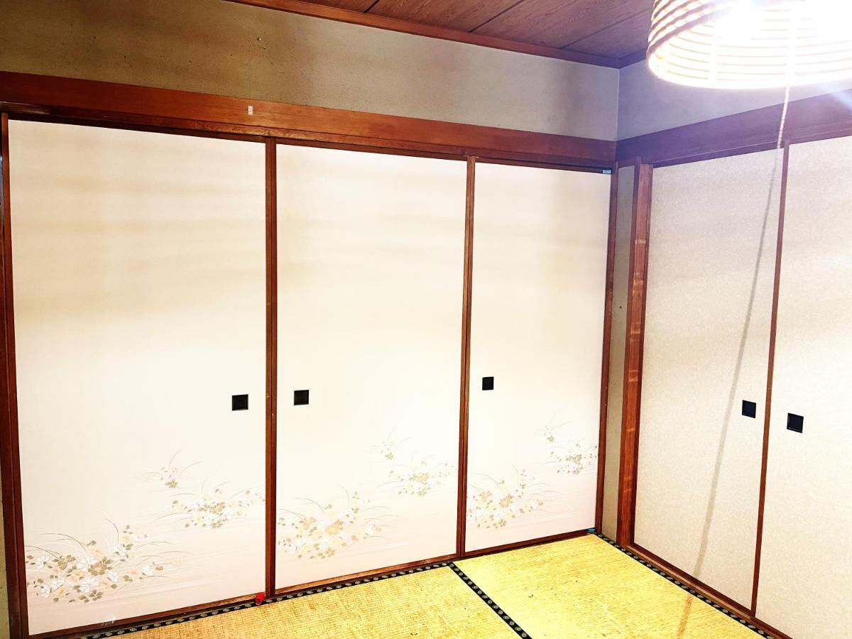 Tatami Room & Living Room Equipped With Multinational Tv And Fire, Bbq Corner In Tokyo Downtown House Экстерьер фото